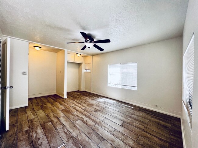 Photo - Beautiful Studio one block from ocean...