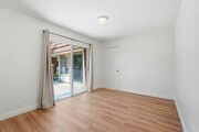 Photo - 10432 Larwin Ave