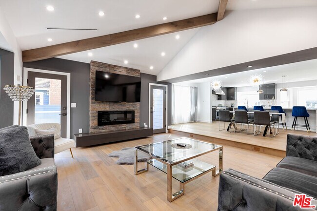 Photo - 18721 Hatteras St Unit 10