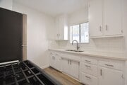 Photo - 6152 Woodman Ave Apartment Unit E