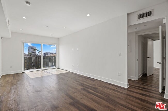 Photo - 1233 S Westgate Ave Unit 212