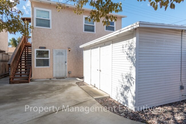Building Photo - 1 Bedroom, 1 Bath Duplex Apartment with Storage Unit 4434.5 40th Street