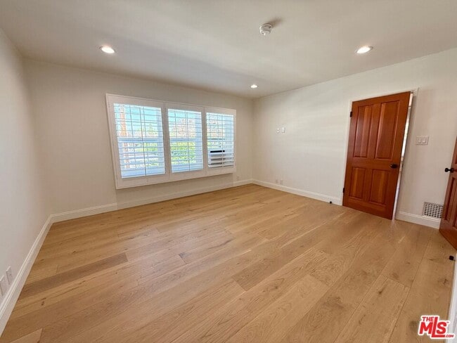 Photo - 9667 W Olympic Blvd