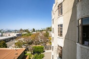 Photo - 1314 Hayworth Ave Apartment