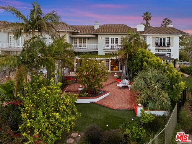 Building Photo - 2305 Canyonback Rd