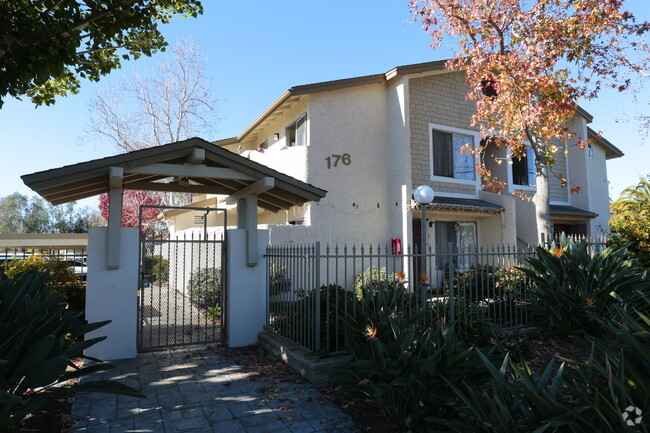 Photo - Vista Pacifica Apartments