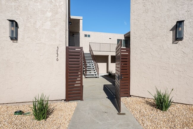 Photo - Holiday Special/ Newly Renovated Studio Unit 8