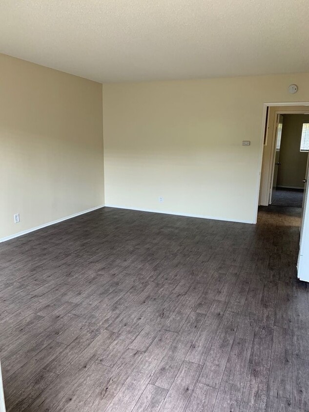 Floor Plan - Deluxe 2bed 1ba ***$500 OFF YOUR MOVE IN SPECIA...