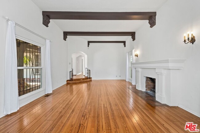 Photo - 133 N Alta Vista Blvd