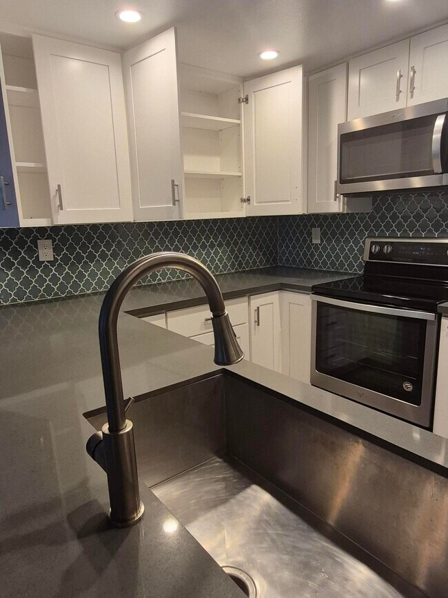 Photo - 600 W 9th St Unit 502