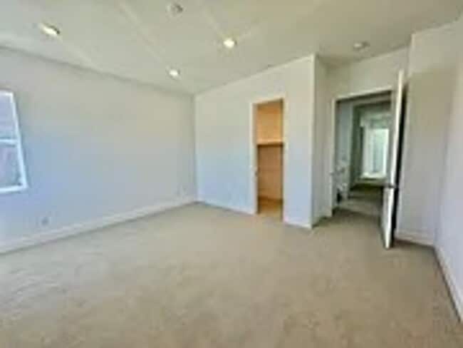 Building Photo - 3962 E Rincon St