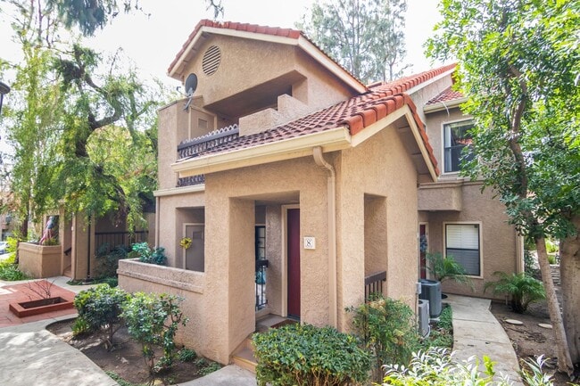 Building Photo - 2392 Archwood Ln Unit Archwood Lane