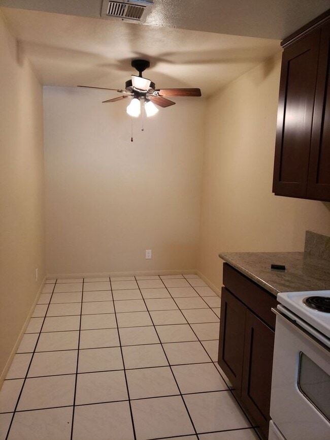 Photo - $1000 Holiday Move In Spec! The Bluffs at ...