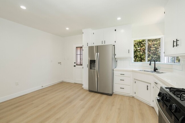 Photo - 15301 Eastwood Ave
