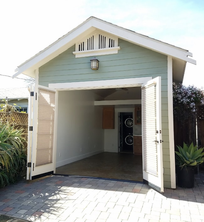 Photo - 316 W Victoria St