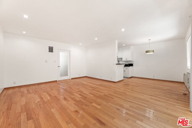 Photo - 1608 S Bentley Ave Unit 2