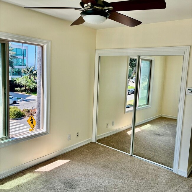 Building Photo - 100 Paseo De La Playa Unit UPSTAIRS S/W ROOM