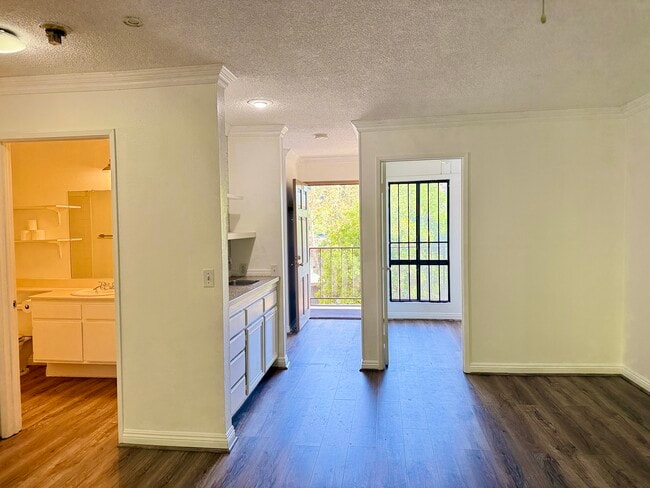 Building Photo - 243 S Avenue 50 Ave Unit Highland Park Condo