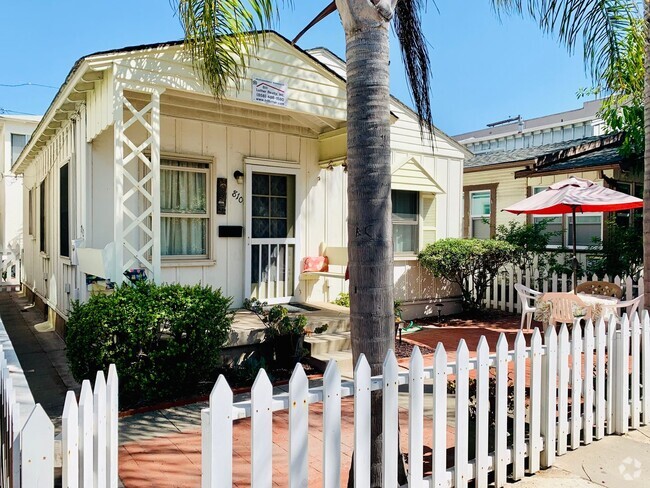 Building Photo - MISSION BEACH COTTAGE 2BD/1BA - FULLY FURN... Unit 810 Ostend Court Rental