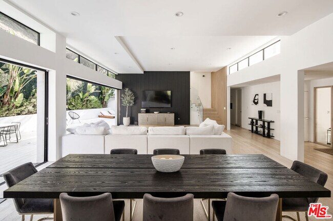Photo - 2048 N Beverly Dr