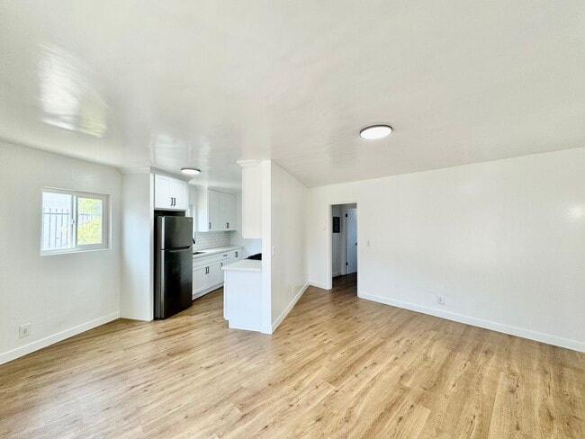 Building Photo - 340 W 87th St Unit 1 Rental