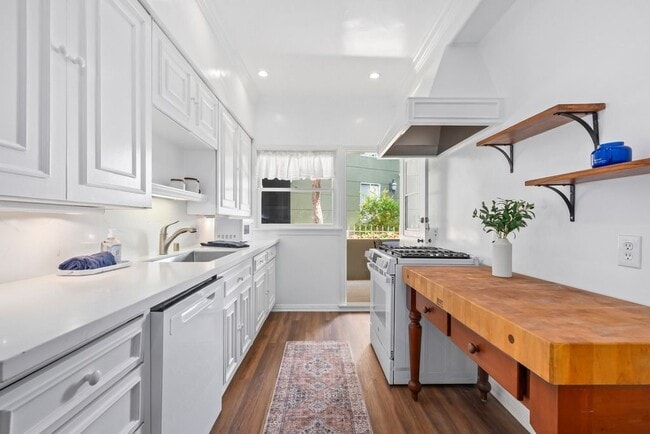 Photo - 8724 Shoreham Dr