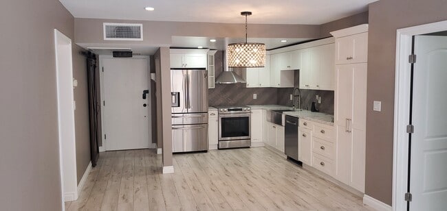 Photo - 1300 Midvale Ave Unit 309