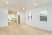 Photo - 909 19th St House