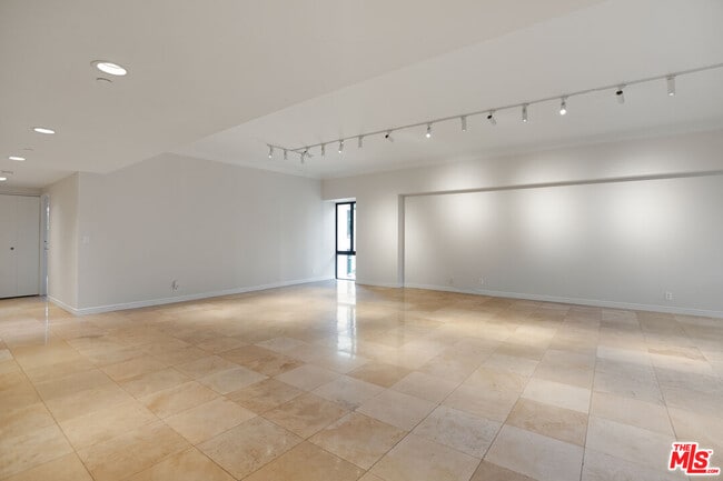 Building Photo - 10445 Wilshire Blvd Unit 305
