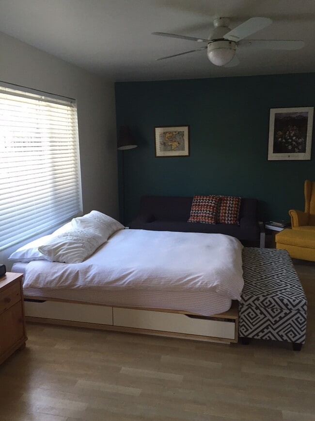 Building Photo - 110 Brooks Ave Unit 2