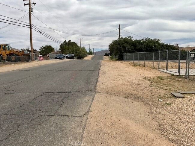 Photo - 17965 Live Oak St