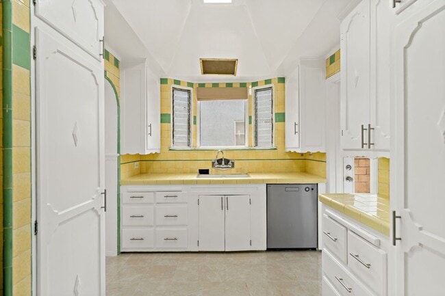 Photo - 1773 S Garth Ave Apartment Unit 1