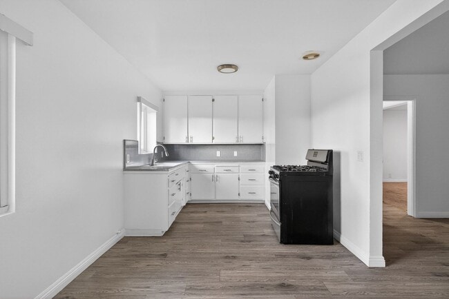 Photo - 216 E Burnett St Unit 2