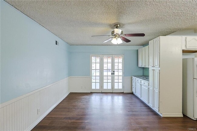 Photo - 695 N Milford Rd