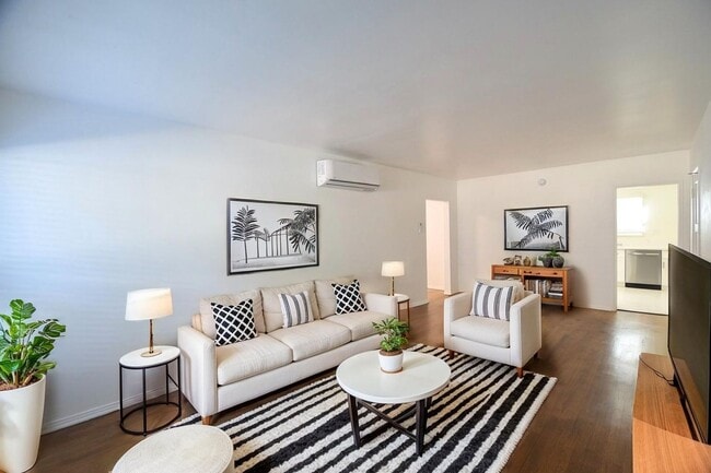 Photo - 10919 Camarillo St Unit 10919