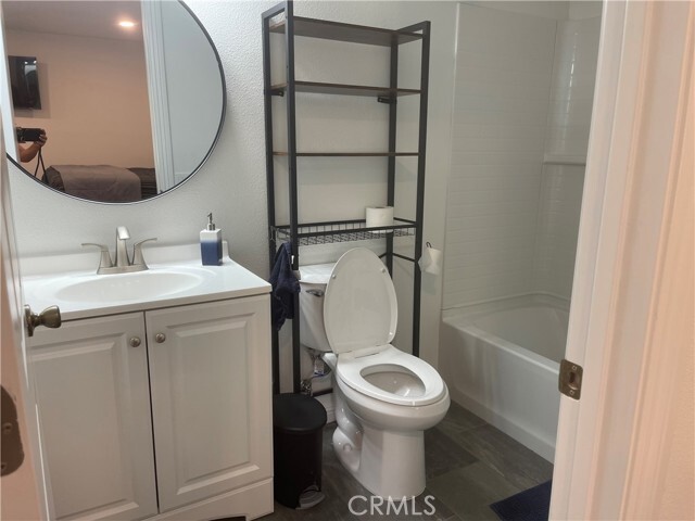 Photo - 3062 Monroe St