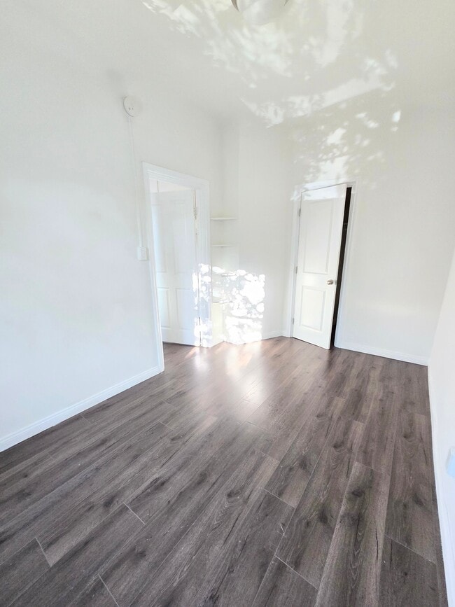 Photo - 844 N Hoover St Unit 830 N hoover st apt 14