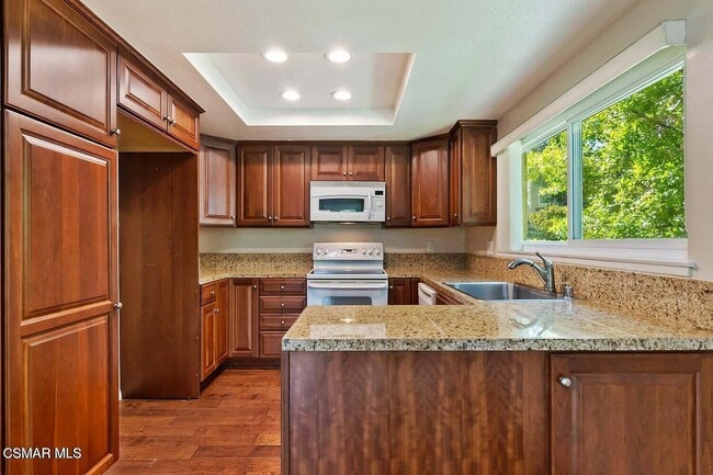 Photo - 12 Sparrowhawk Ln