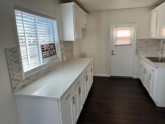 Photo - 4602 W 172nd St