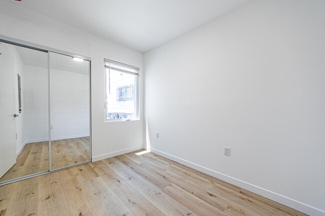 Photo - 4626 Wall St