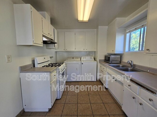 Photo - 2619 Mathews Ave Unit #B