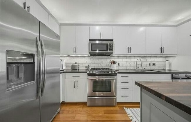 Photo - 1901 Victoria Ave Unit 115