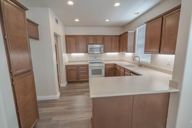 Photo - Charming 3-Bedroom Home in Valencia's Cree...