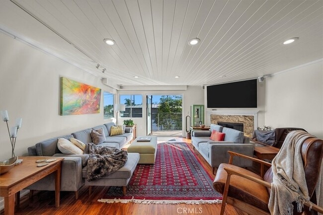 Building Photo - 760 Manhattan Beach Blvd