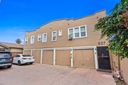 Photo - 839 W 43rd Pl Unit 4