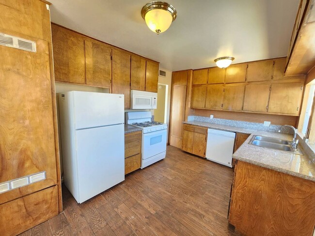 Photo - 5903 Bagley Ave Unit Bagley Ave -5903