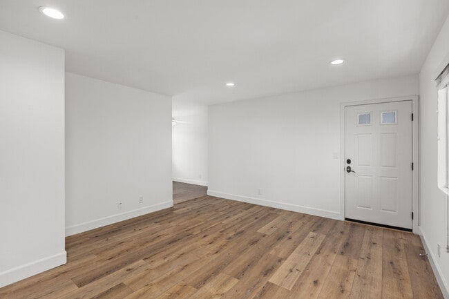 Photo - 725 Washington Heights Rd Unit #28