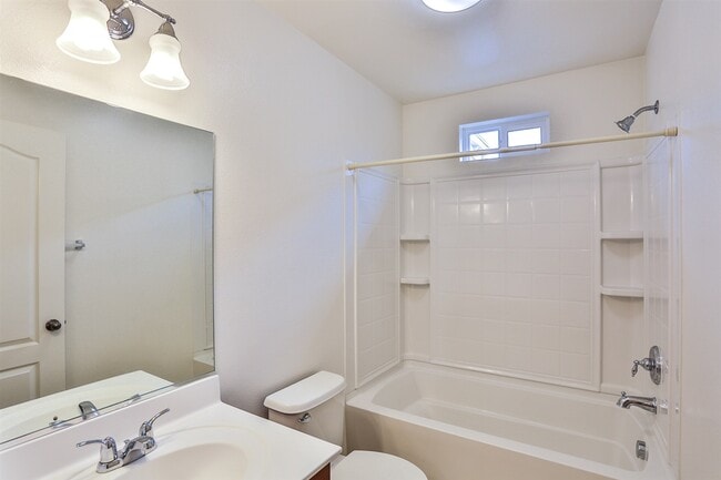 Photo - 3542 Shoreline Bluff Ln