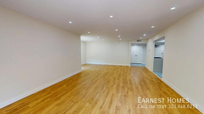 Photo - 6752 Hillpark Dr Unit 303