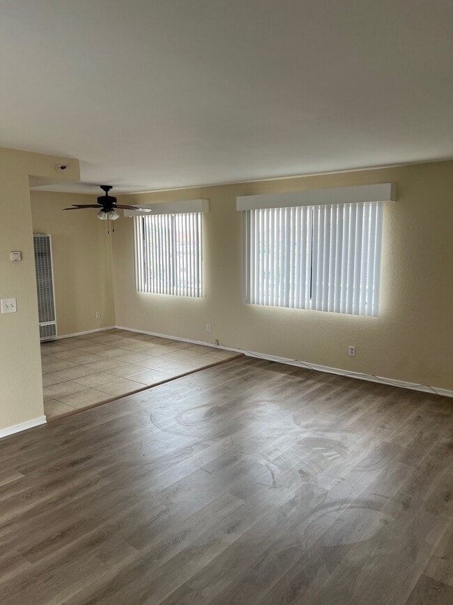 Photo - 3301 W 139th St